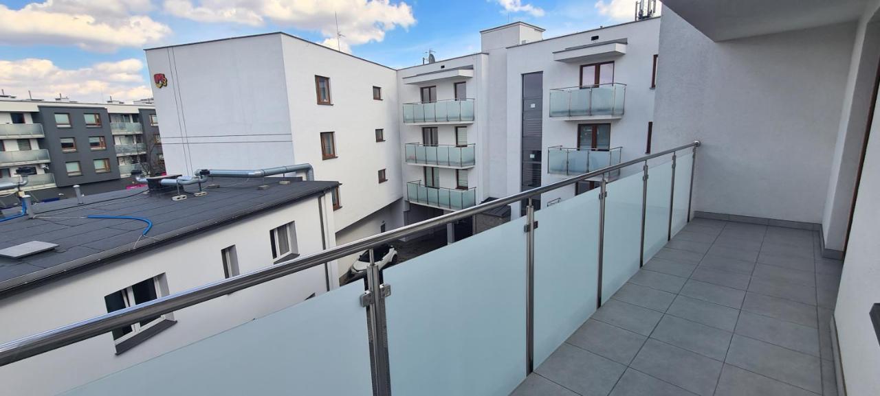 61 - Apartamenty Siedlce - Nowy Apartament W Centrum Przy Ul 3 Maja 51A 外观 照片